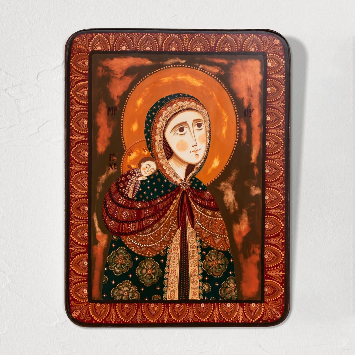 Wood icon, "Andes Virgin & Child", Hand painted